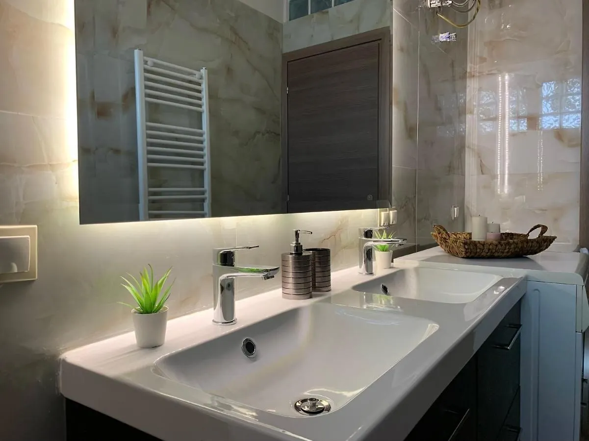 Oasis Luxury Detached House In Thessaloniki With Hydromassage 아파트